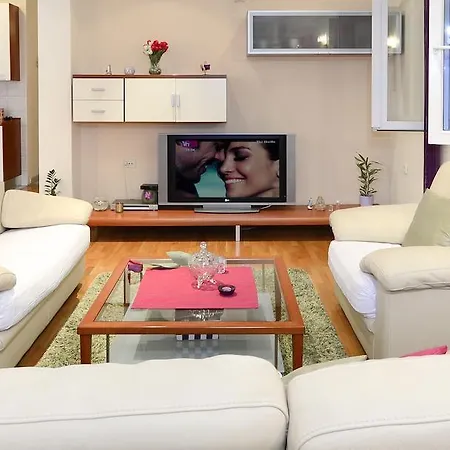 Urban * Макарська