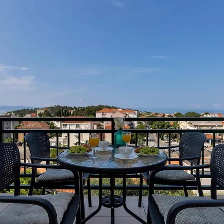 Urban Lägenhet Makarska