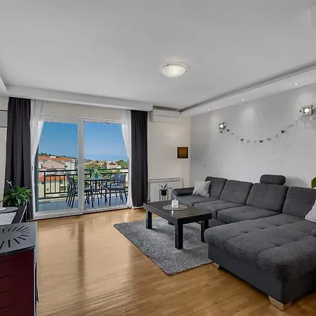 Urban アパート *