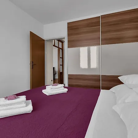 Urban * マカルスカ