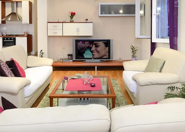 Urban * מאקרסקה